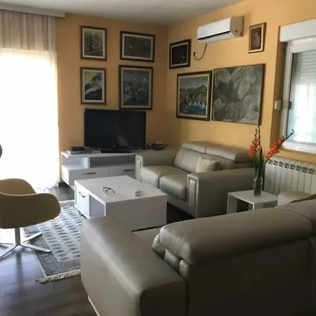 Saraj * Sarajevo