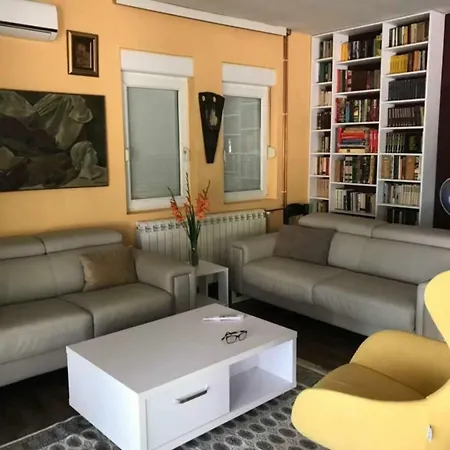 Saraj Villa